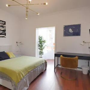https://beautiful-modern-2-bed-in-eixample.catalonia-hotels.com